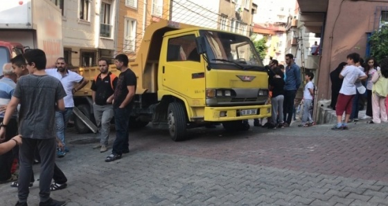 İstanbul’da kamyonet dehşeti: 1 ölü, 1 yaralı