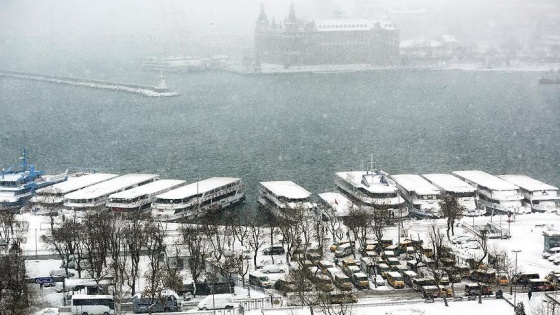 İstanbul'da kar etkisini artırdı