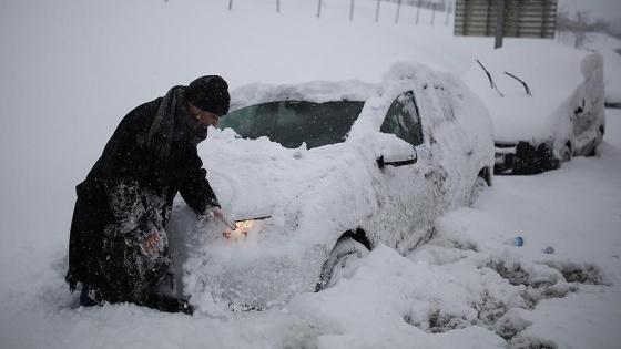 İstanbul'da kar kalınlığı 122 santimetreye ulaştı