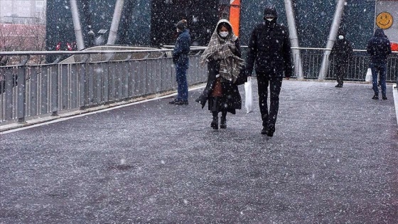 İstanbul'da kar yağışı etkili oldu