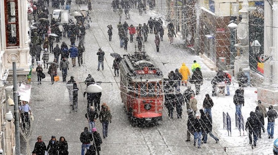 İstanbul'da kar yağışı etkili oluyor