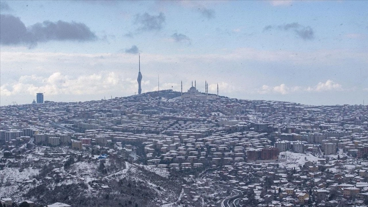 İstanbul'da kar yağışının yarın da etkili olması bekleniyor