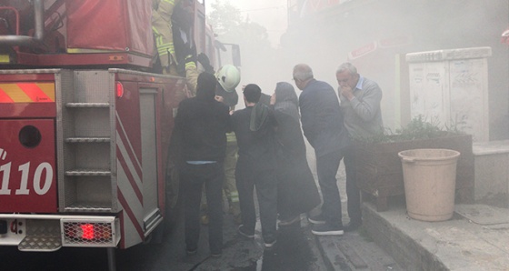 İstanbul'da korku dolu anlar: 20 kişi yangında mahsur kaldı