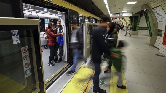 İstanbul'da metro seferlerinde aksama