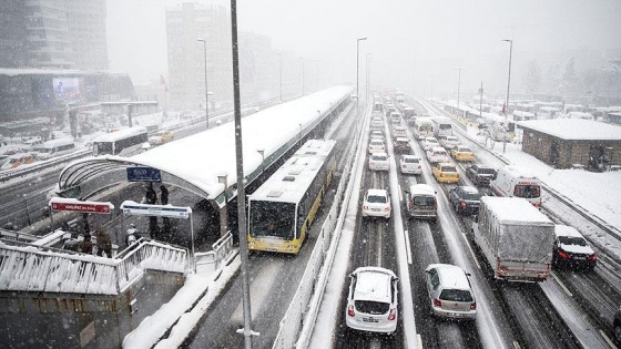 İstanbul'da metro ve metrobüs sabaha kadar çalışacak