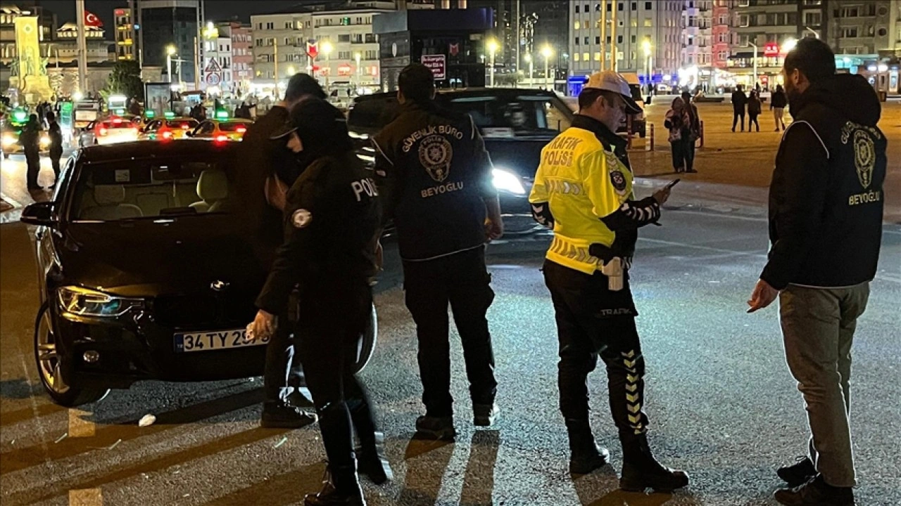 İstanbul'da polislerden birçok ilçede asayiş uygulaması