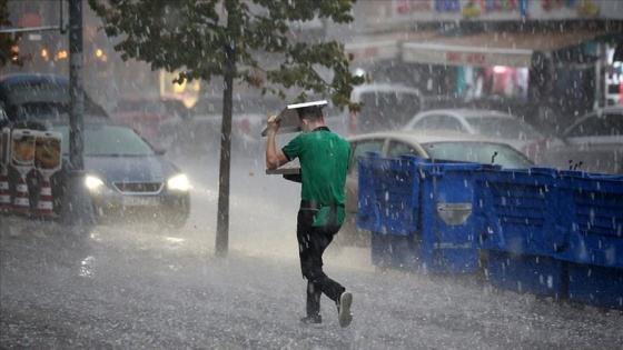 İstanbul'da sağanak ve dolu etkili oldu