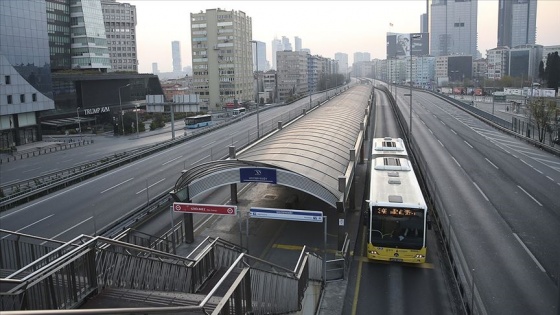 İstanbul'da sağlık çalışanlarının ücretsiz ulaşım ve park hakkı süresi uzatıldı