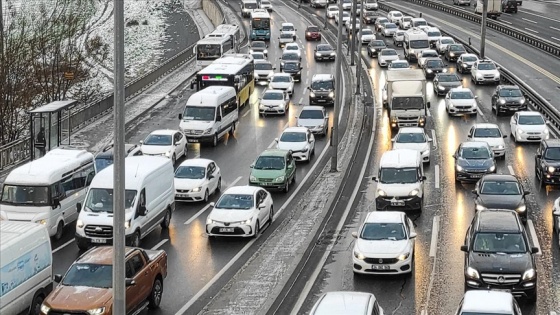 İstanbul'da trafik yoğunluğu yaşanıyor