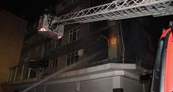 İstanbul'da yangını vatandaş, polis ve itfaiye ekipleri söndürdü