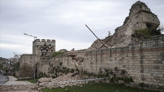 İstanbul'daki tarihi surlarda çökme meydana geldi