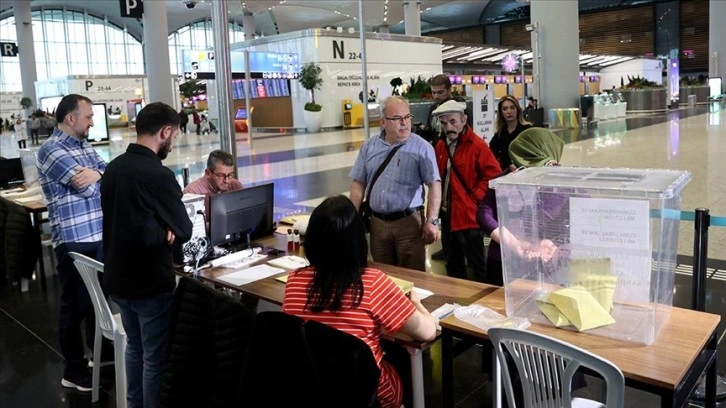 İstanbul Havalimanı'nda oy verme işlemi başladı