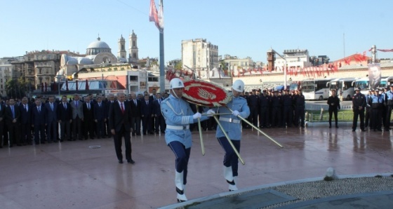 İstanbul’un 94'üncü kurtuluş yıldönümü Taksim’de törenle kutlandı