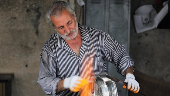 İstanbul'un bakır kap kacaklarının ömrüne ömür katıyor