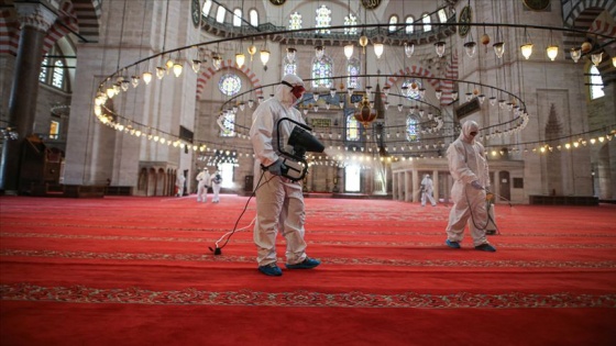 İstanbul'un camilerindeki mahzunluk yarın yerini sevince bırakacak