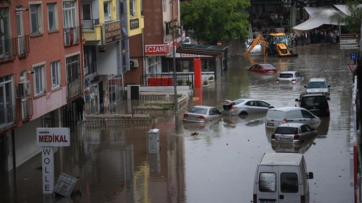 İstanbul Valiliğinden kuvvetli sağanak uyarısı