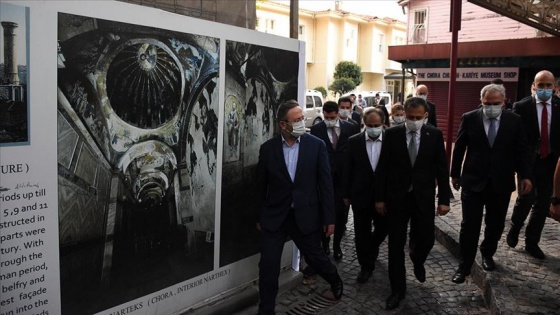 İstanbul Valisi Yerlikaya, açılışa hazırlanan Kariye Camisi'nde incelemede bulundu