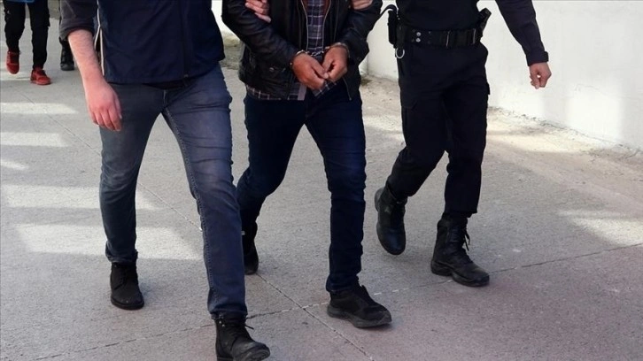 İstanbul'da DEAŞ ve El Kaide'ye yönelik operasyonda 12 şüpheli yakalandı