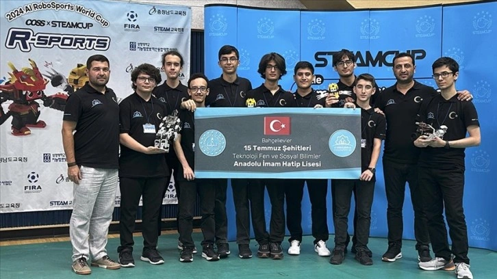 İstanbul'da imam hatip lisesi öğrencileri robot yarışmasında dünya şampiyonu oldu