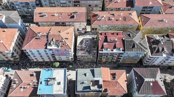 İstanbul'da kendiliğinden çökebilecek binaların çokluğuna dikkat çekildi