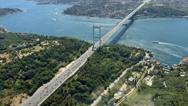 İstanbul'da tatil dönüşü yollardaki trafik havadan denetlendi