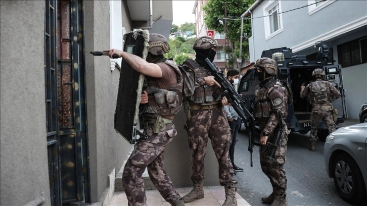 İstanbul'da terör örgütü DEAŞ operasyonunda 12 zanlı yakalandı