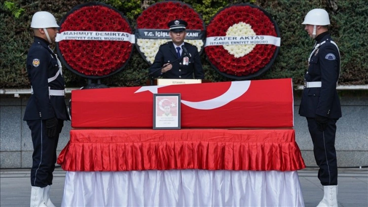 İstanbul'da trafik denetimindeki kazada şehit olan polis memuru için cenaze töreni düzenlendi