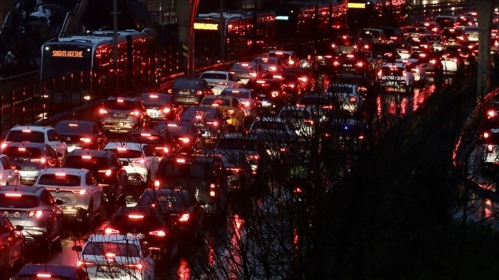 İstanbul'da trafik yoğunluğu yüzde 81'e çıktı