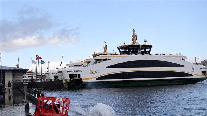 İstanbul'da vapur seferlerine lodos engeli