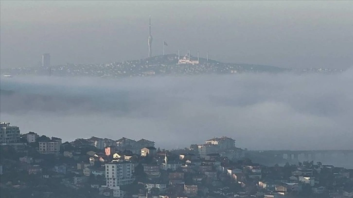 İstanbul'un bazı bölgelerinde sis etkili oldu