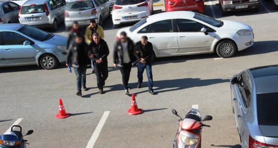 İstanköy Adası'nda bulunan FETÖ'cünün valizinden çıkanlar şok etti