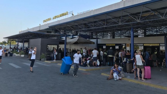 İstanköy Adası'ndaki turistlerin bir kısmı adayı terk ediyor