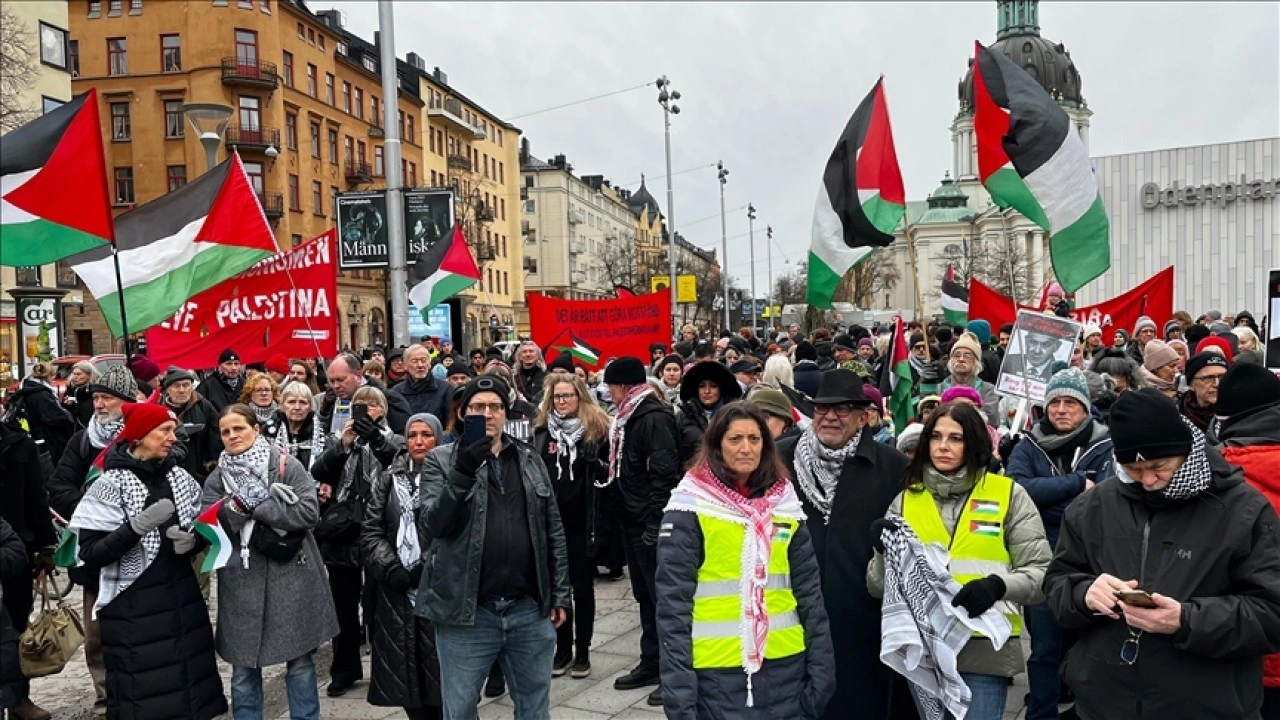 İsveç'te protestocular, Gazze'deki soykırım nedeniyle İsrailli yetkililerin yargılanması i