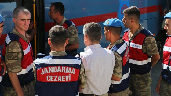 'İtaat etmeyen askeri mahkemede yargılanacak' tehdidi