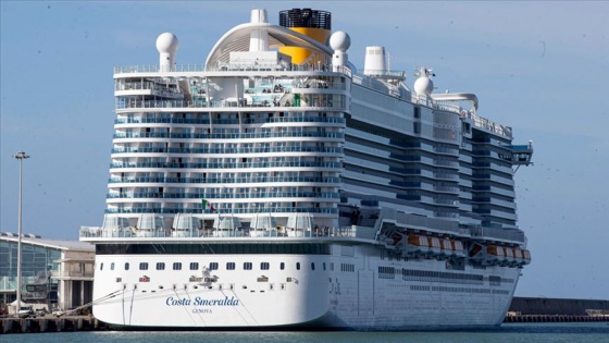 İtalya'da koronavirüs şüphesiyle karantinaya alınan gemide 27 Türk yolcu bulunuyor