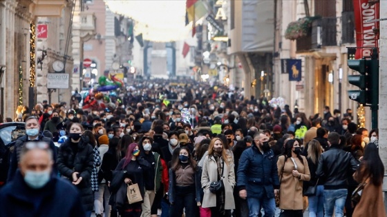 İtalya'da Kovid-19'dan ölenlerin sayısı 70 bini geçti