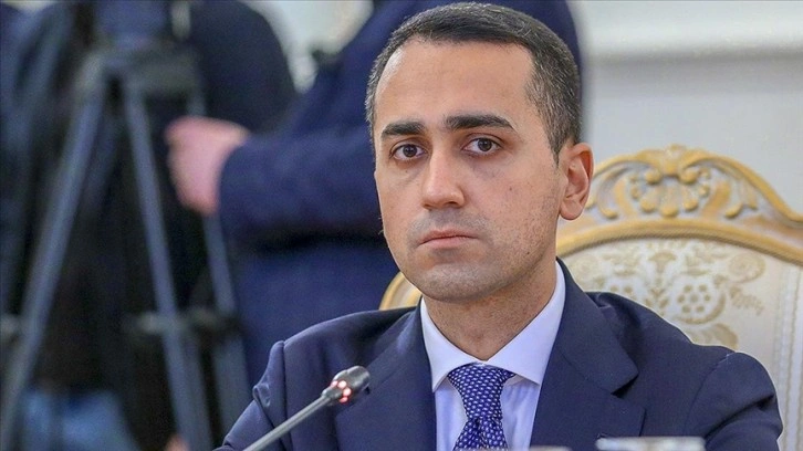 İtalya Dışişleri Bakanı Luigi Di Maio: 30 Rus diplomatı sınır dışı etme kararı aldık