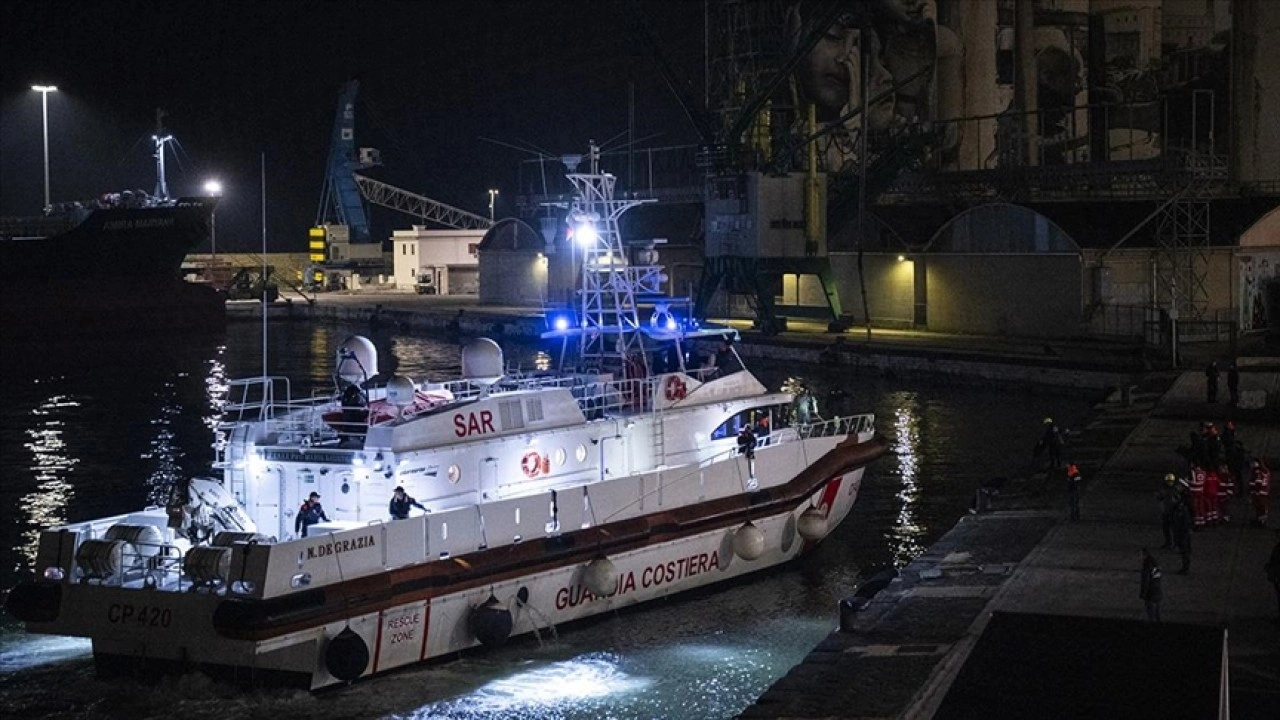 İtalya'nın Arnavutluk'taki merkezlere taşıdığı göçmenler, mahkeme kararıyla geri getirildi