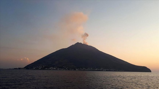 İtalya Stromboli Yanardağı'nda patlama