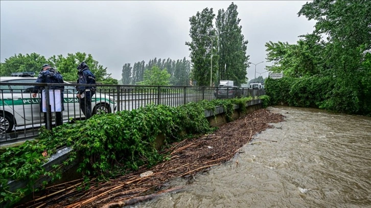 İtalya'da olumsuz hava koşulları can aldı