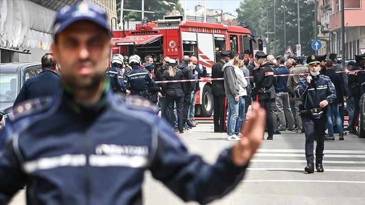 İtalya'da yaya geçidinin çökmesi sonucu 2 kişi öldü, 10'dan fazla kişi yaralandı