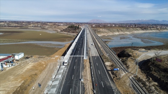 &#039;İtme sürme yöntemi&#039; ile inşa edilen yeni Tohma Köprüsü ulaşımda konforu artıracak