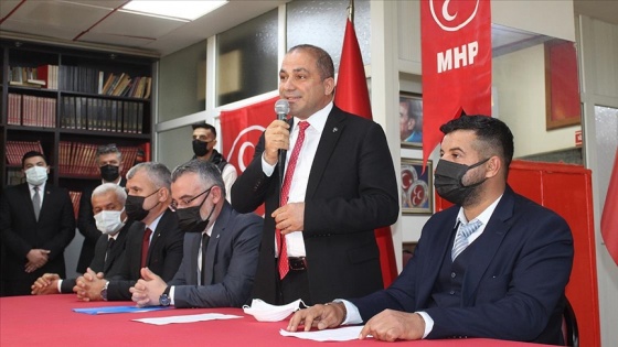 İYİ Parti'den istifa eden Alaşehir İlçe Başkanı ve 14 parti yöneticisi MHP'ye katıldı