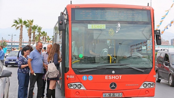 İzmir'de 15 Temmuz'da toplu ulaşım ücretsiz