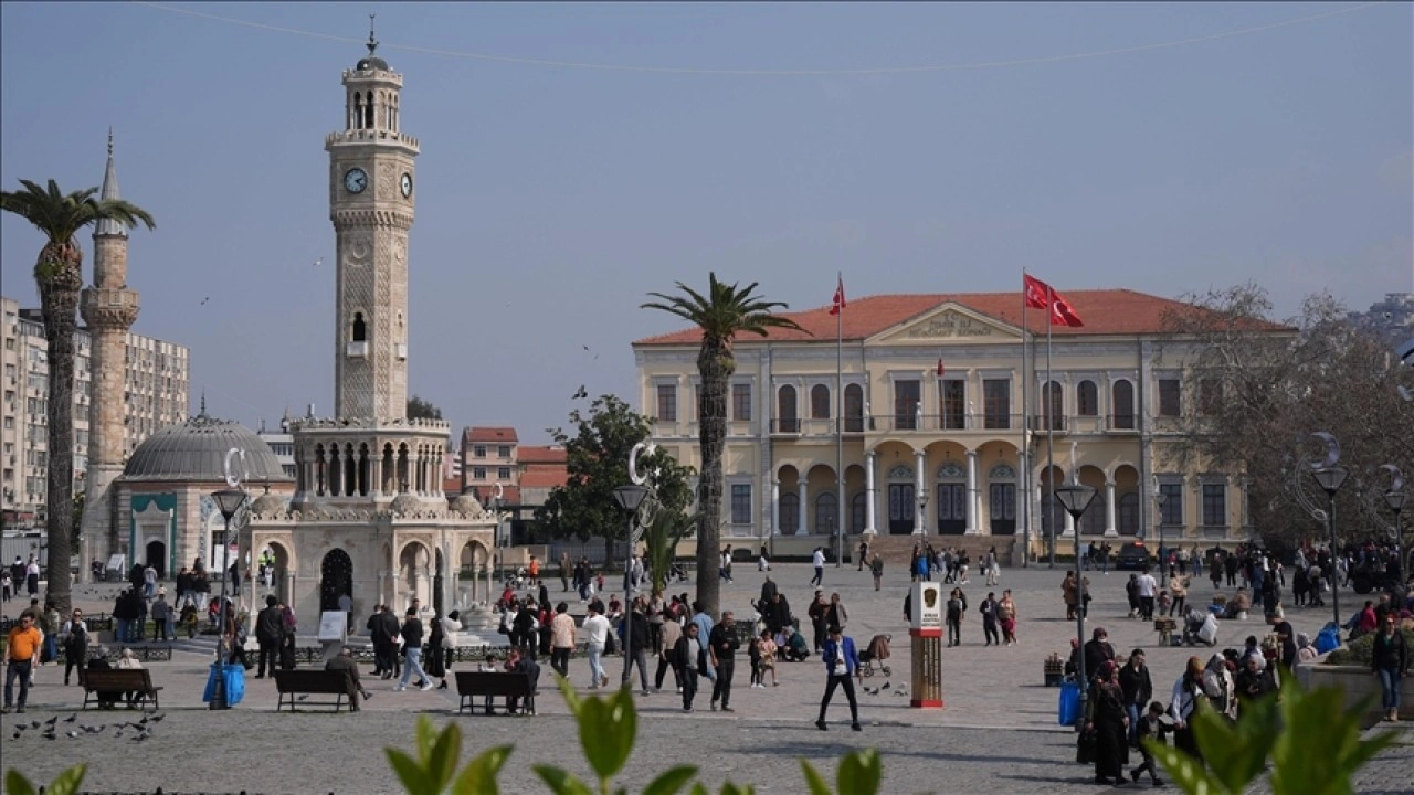 İzmir'de 31,1 dereceyle mart sıcaklık rekoru kırıldı