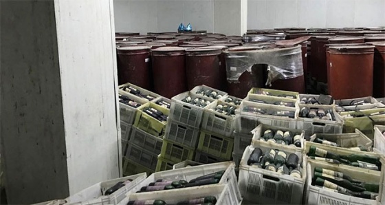İzmir'de 40 bin şişe kaçak içki ele geçirildi