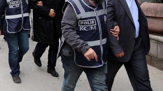 İzmir'de 5 eski emniyet mensubu tutuklandı