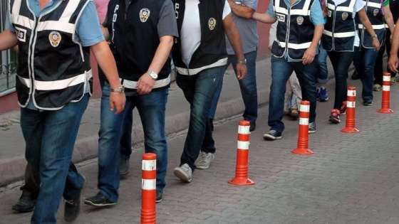 İzmir'de FETÖ operasyonu: 31 gözaltı