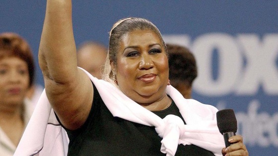 İzmir&#039;de Grammy ödüllü sanatçı Aretha Franklin için lokma döküldü