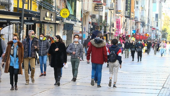 İzmir'de kalabalık caddelere girişler kontrollü yapılacak